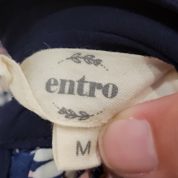 Entro Navy/pink/white floral halter tie top size Medium - Picture 4 of 7